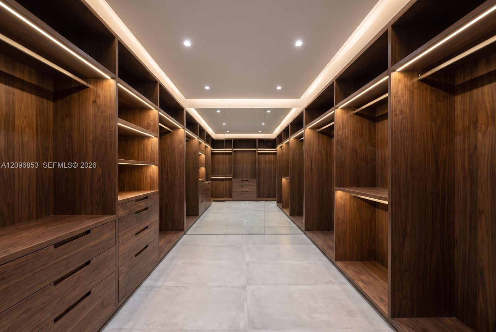 See details PH-2 6 / 7 5832 sq. ft. $ 2026-09-28 0 Photo