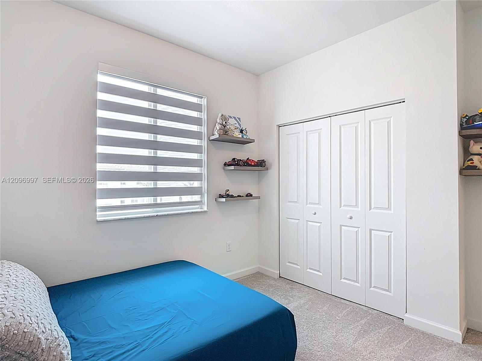 Ver detalles 716 3 / 3 1642 sq. ft. $ 2026-09-28 0 foto