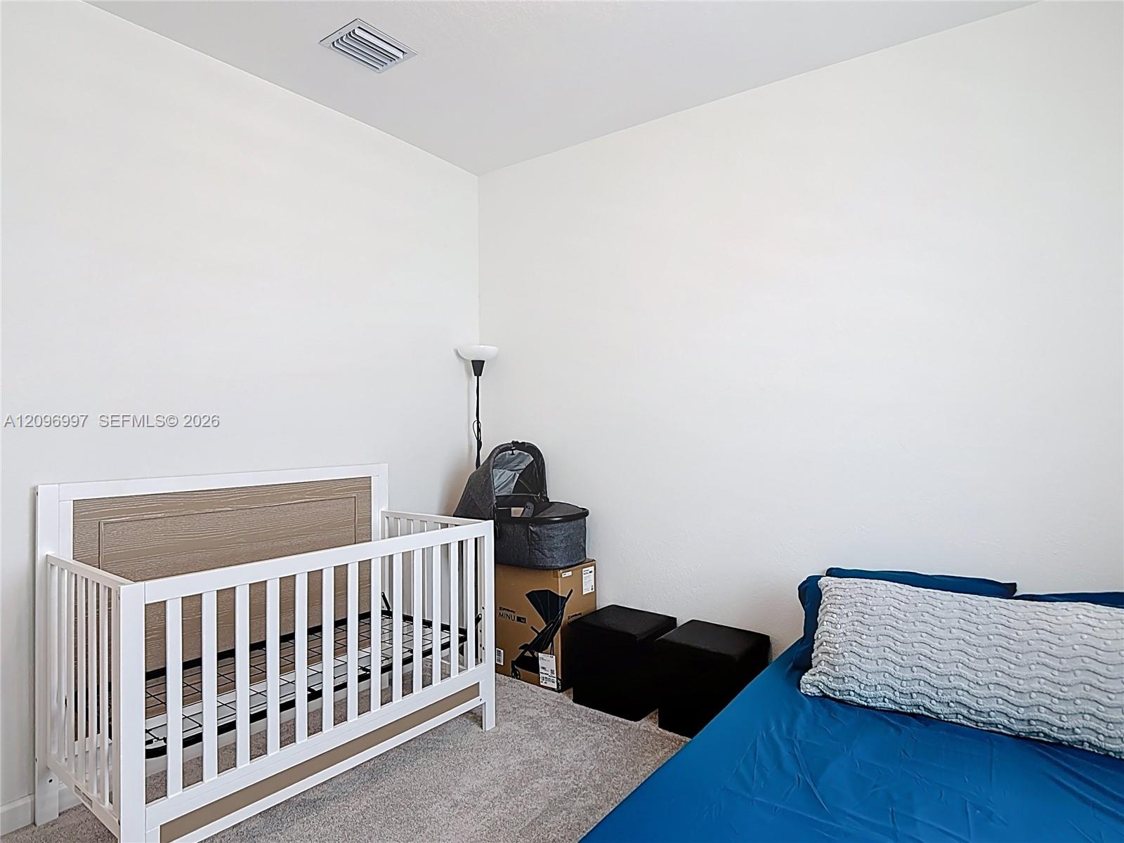 Ver detalles 716 3 / 3 1642 sq. ft. $ 2026-09-28 0 foto