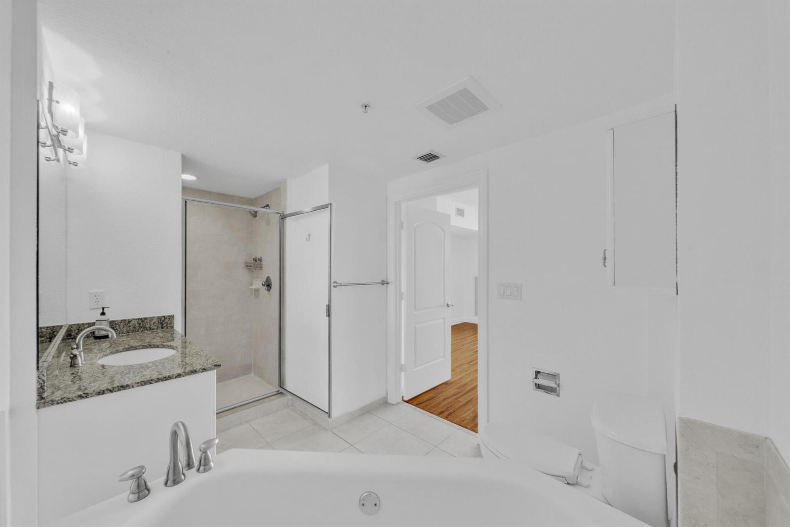 13 Primary Bathroom (4)