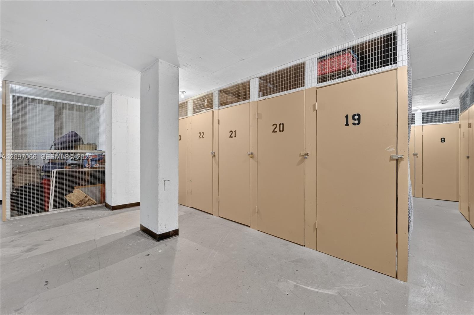 Ver detalles 414 2 / 2 1270 sq. ft. $ 2026-09-28 0 foto