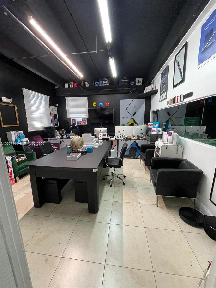 315  /   sq. ft. $ 2026-09-28 0 foto