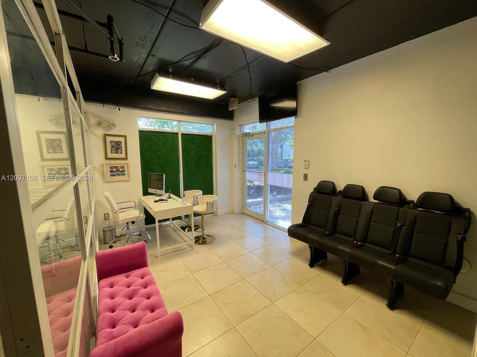 315  /   sq. ft. $ 2026-09-28 0 foto