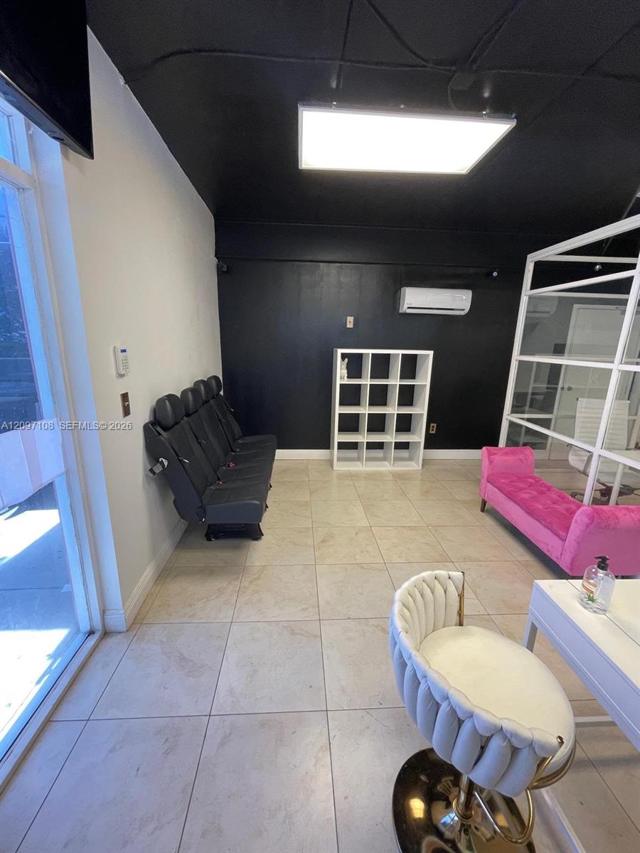 315  /   sq. ft. $ 2026-09-28 0 foto