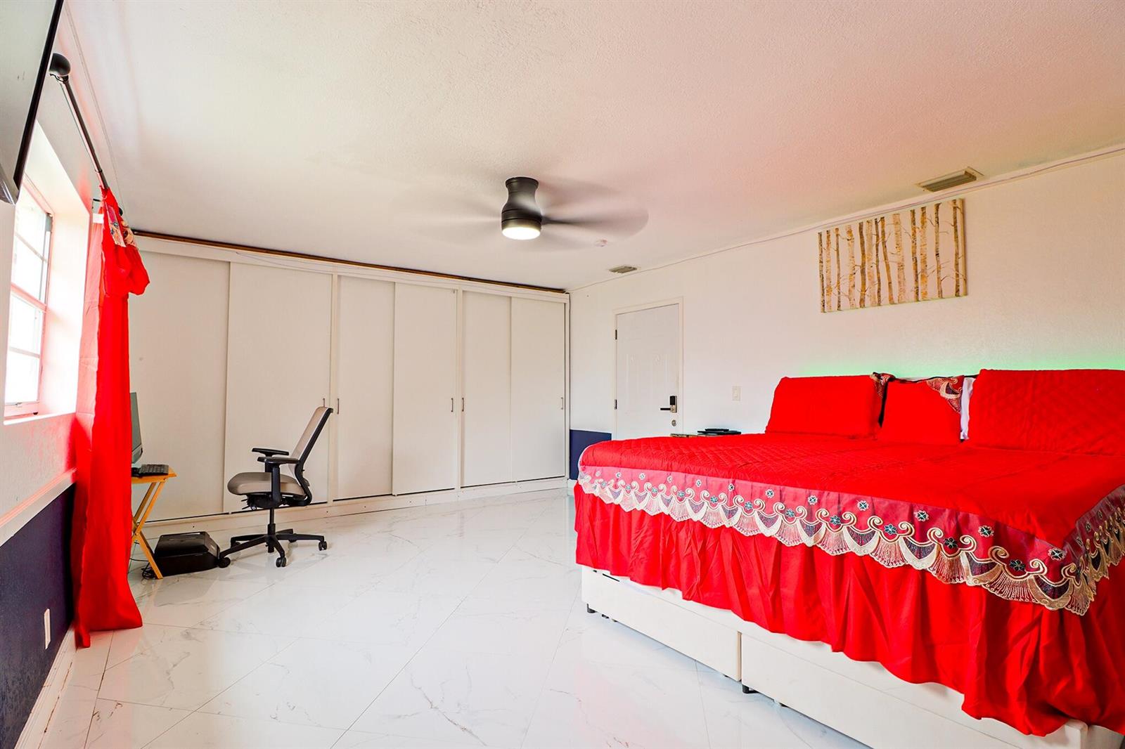 Ver detalles 219 4 / 1 1386 sq. ft. $ 2026-09-29 0 foto
