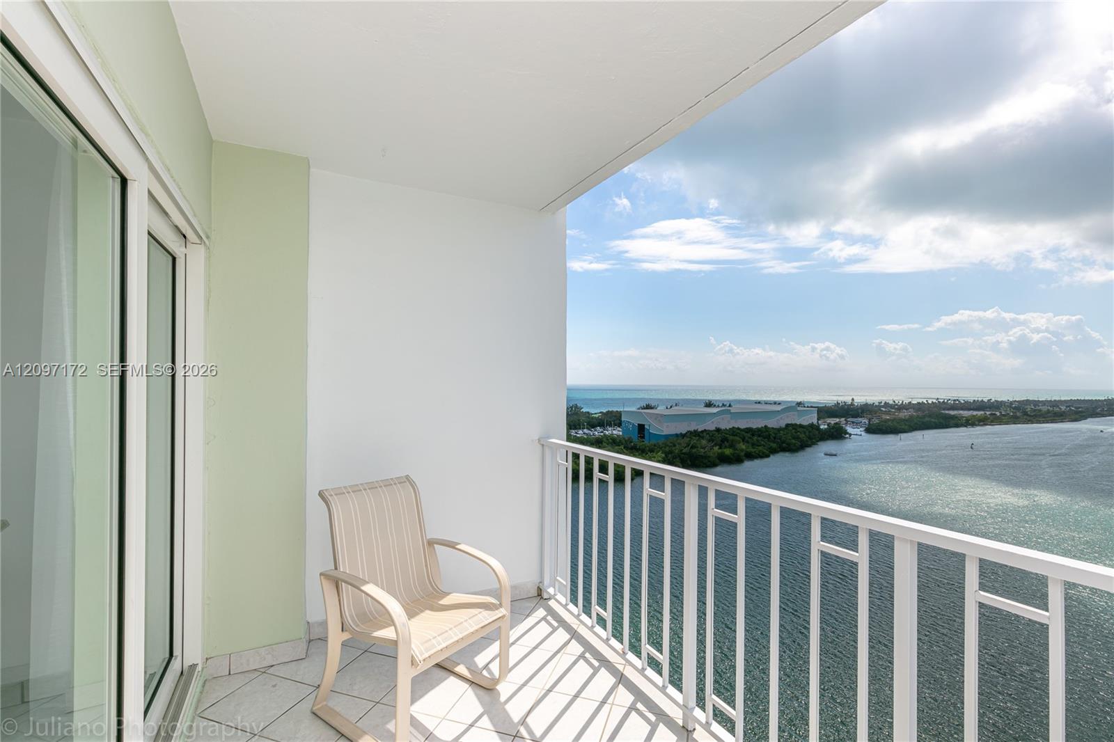 1818 1 / 2 762 sq. ft. $ 2026-09-29 0 foto