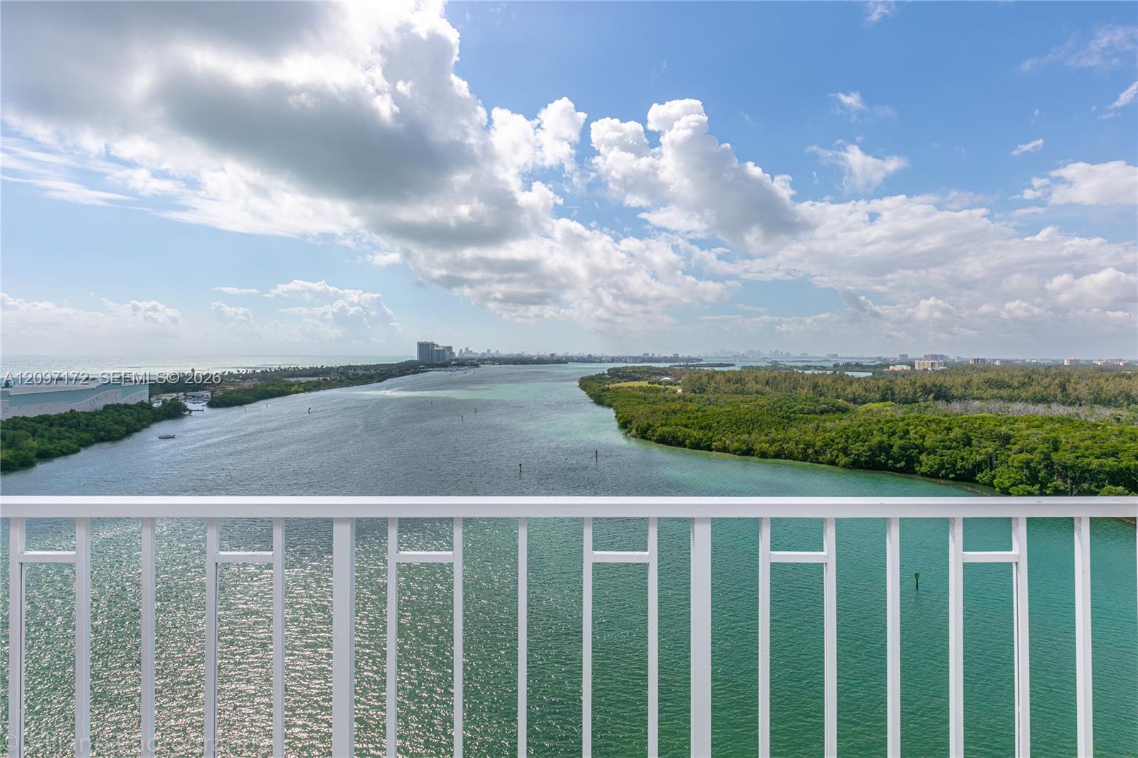 1818 1 / 2 762 sq. ft. $ 2026-09-29 0 foto