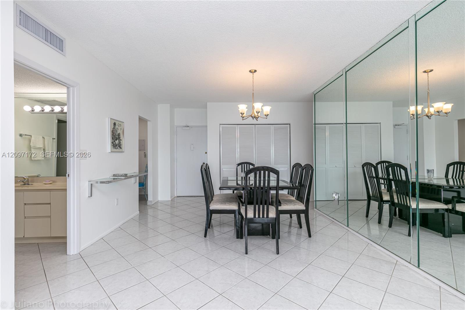 1818 1 / 2 762 sq. ft. $ 2026-09-29 0 foto