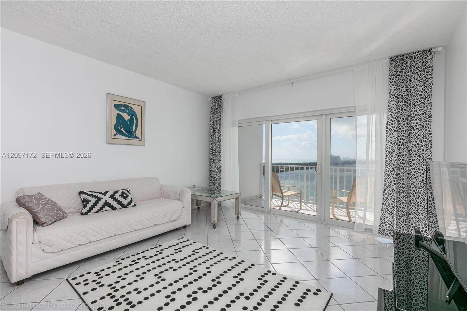 1818 1 / 2 762 sq. ft. $ 2026-09-29 0 foto