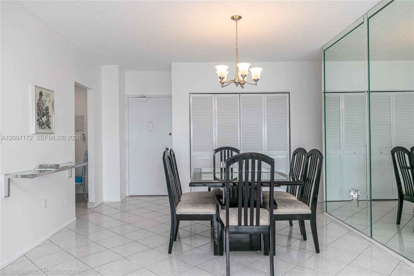 1818 1 / 2 762 sq. ft. $ 2026-09-29 0 foto