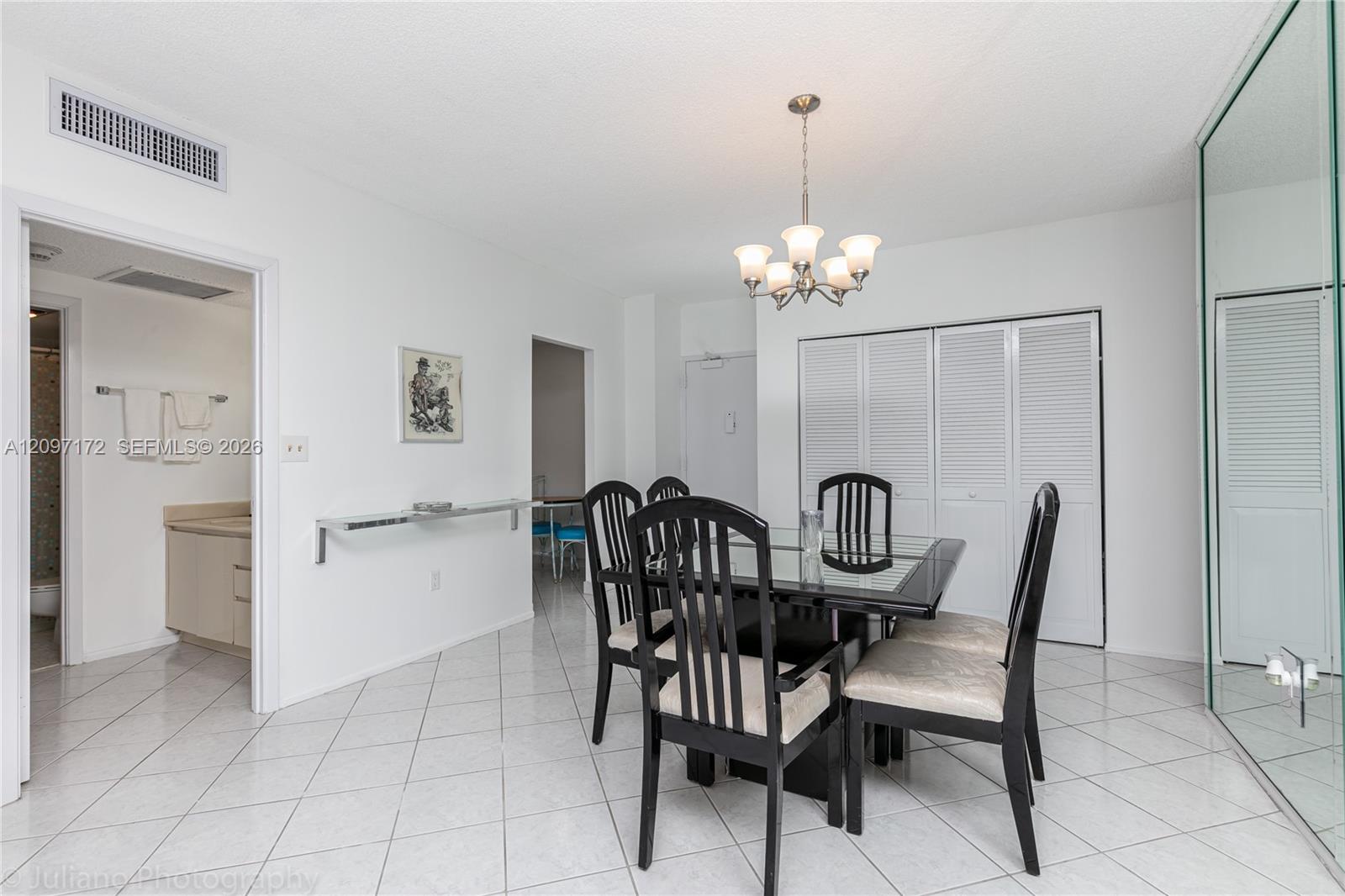 1818 1 / 2 762 sq. ft. $ 2026-09-29 0 foto