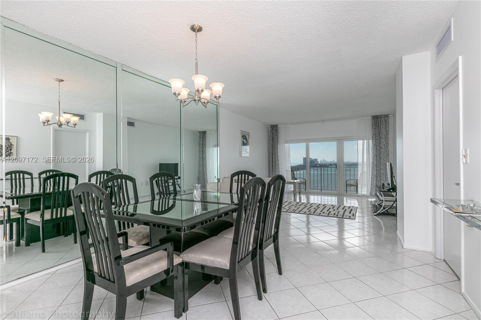 1818 1 / 2 762 sq. ft. $ 2026-09-29 0 foto
