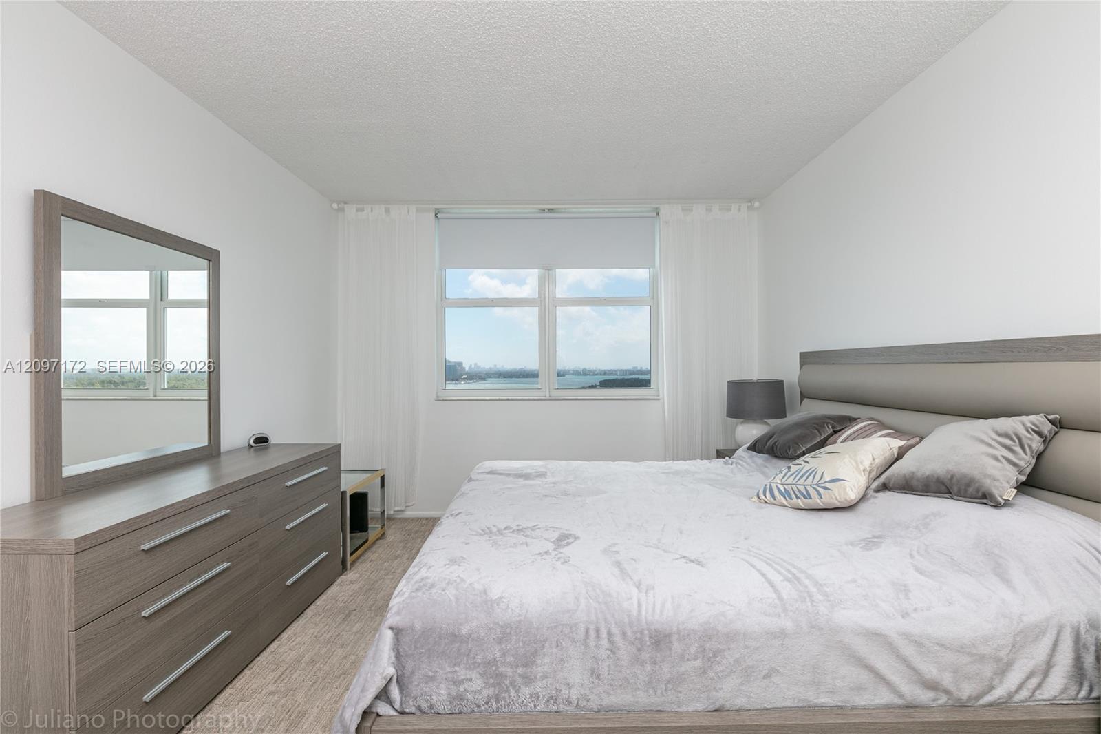 1818 1 / 2 762 sq. ft. $ 2026-09-29 0 foto
