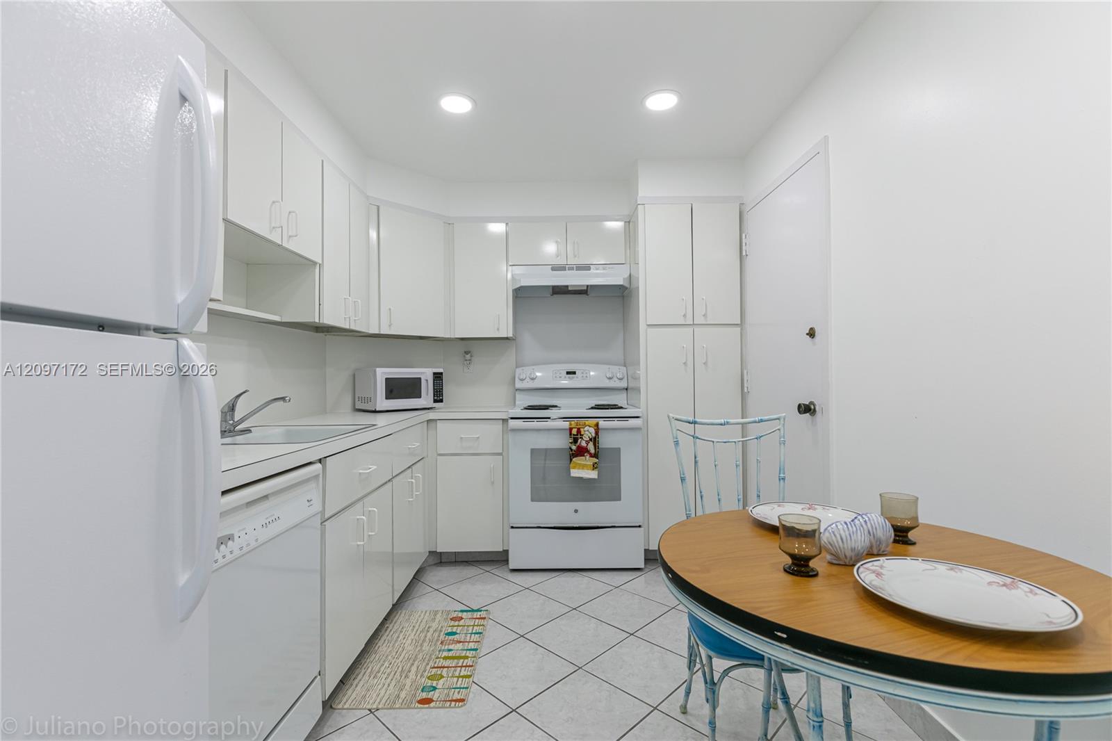 1818 1 / 2 762 sq. ft. $ 2026-09-29 0 foto
