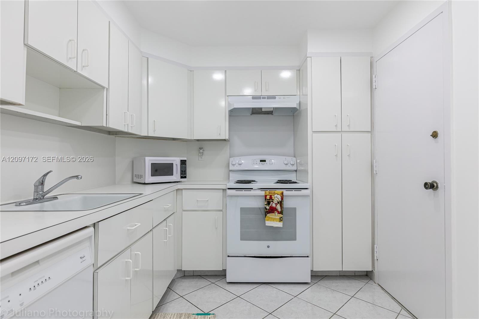 1818 1 / 2 762 sq. ft. $ 2026-09-29 0 foto