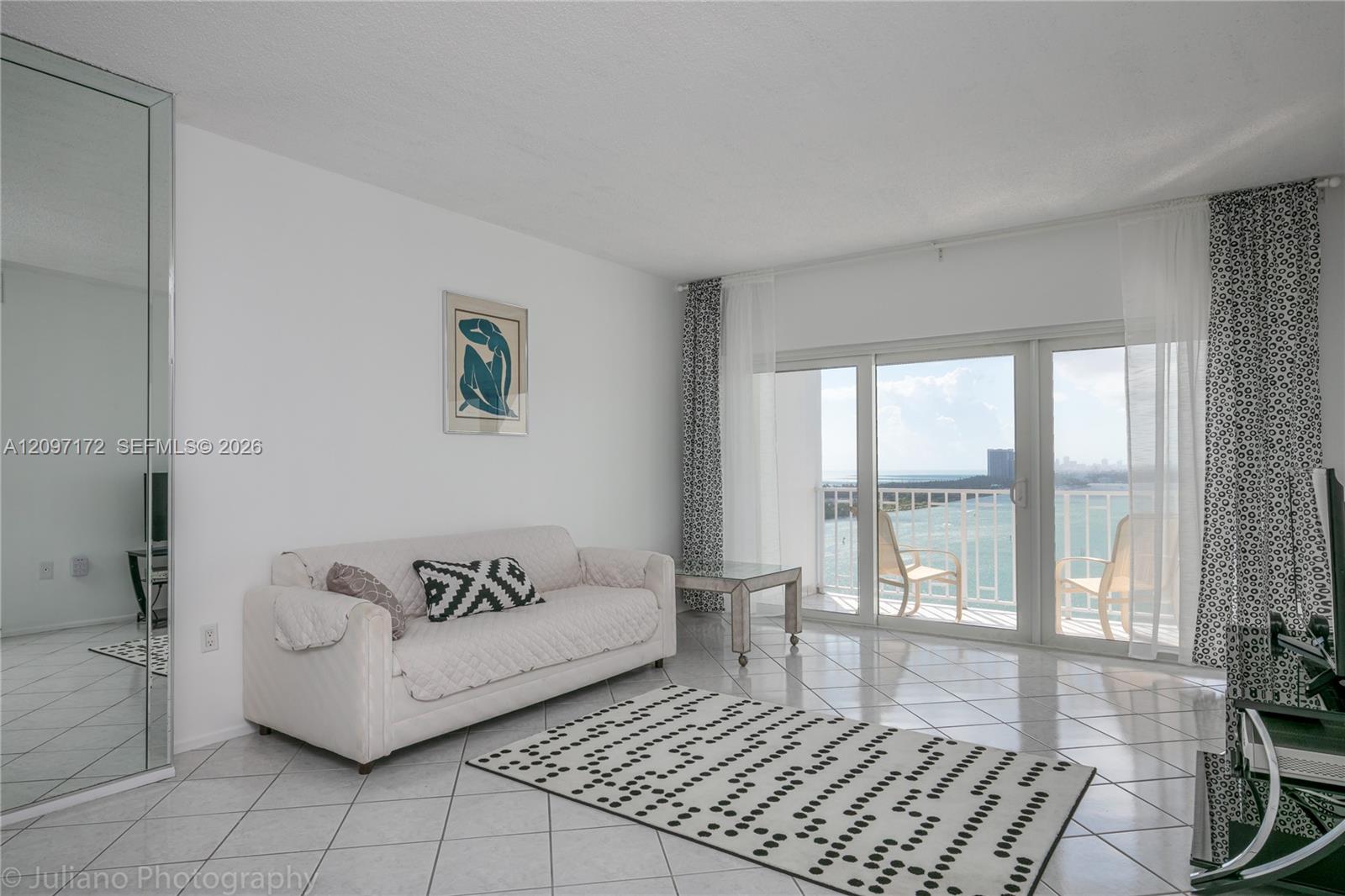 1818 1 / 2 762 sq. ft. $ 2026-09-29 0 foto