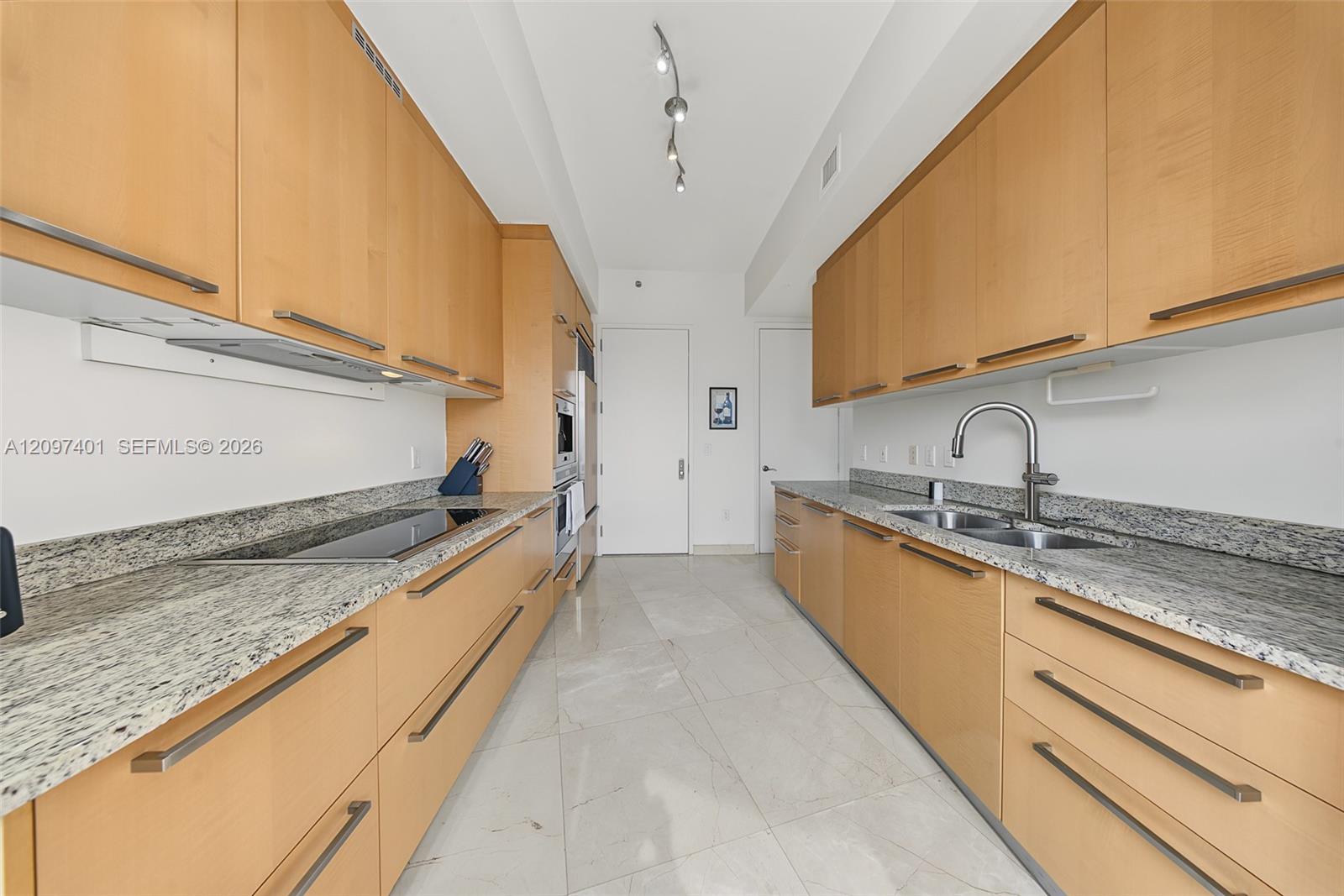 405 2 / 2 1435 sq. ft. $ 2026-09-29 0 foto