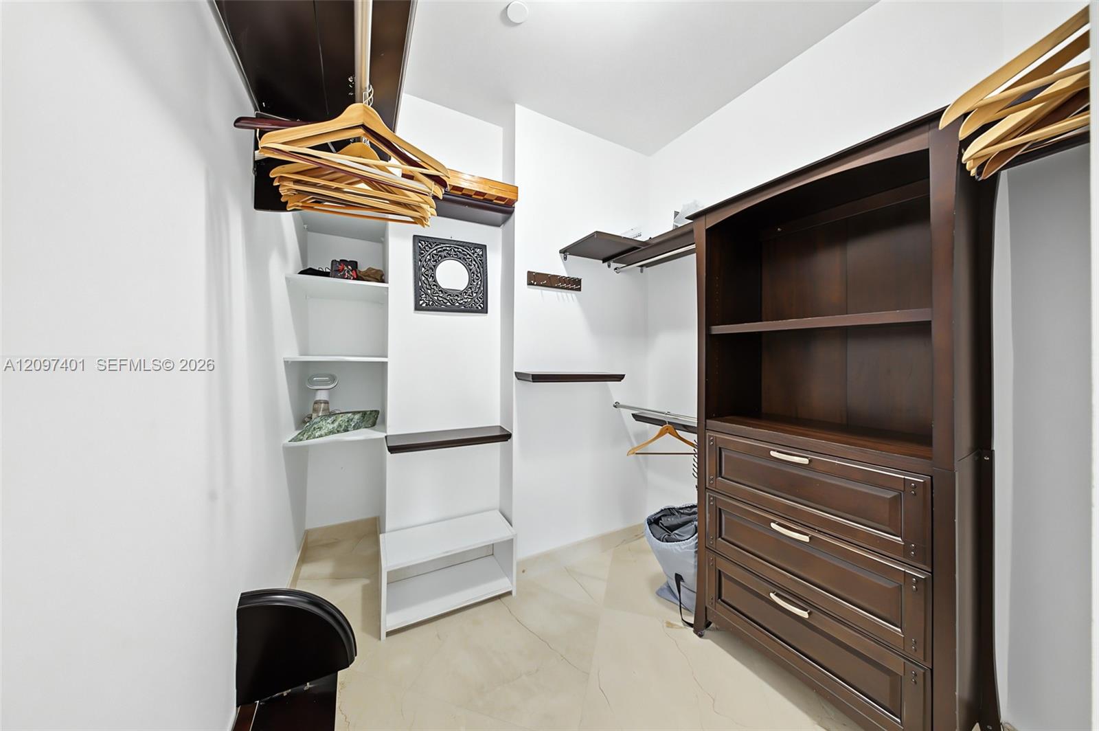 405 2 / 2 1435 sq. ft. $ 2026-09-29 0 foto