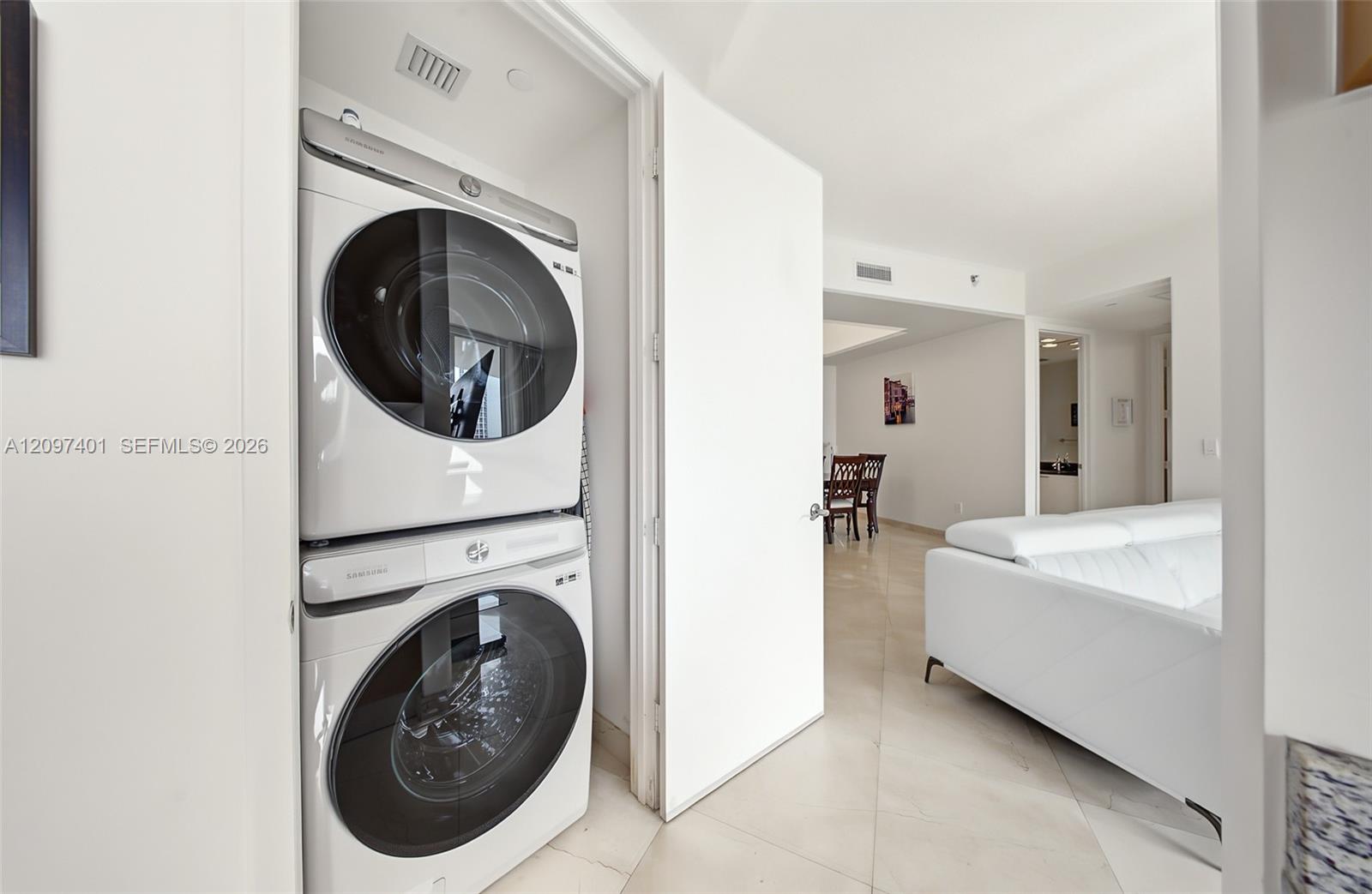 405 2 / 2 1435 sq. ft. $ 2026-09-29 0 foto