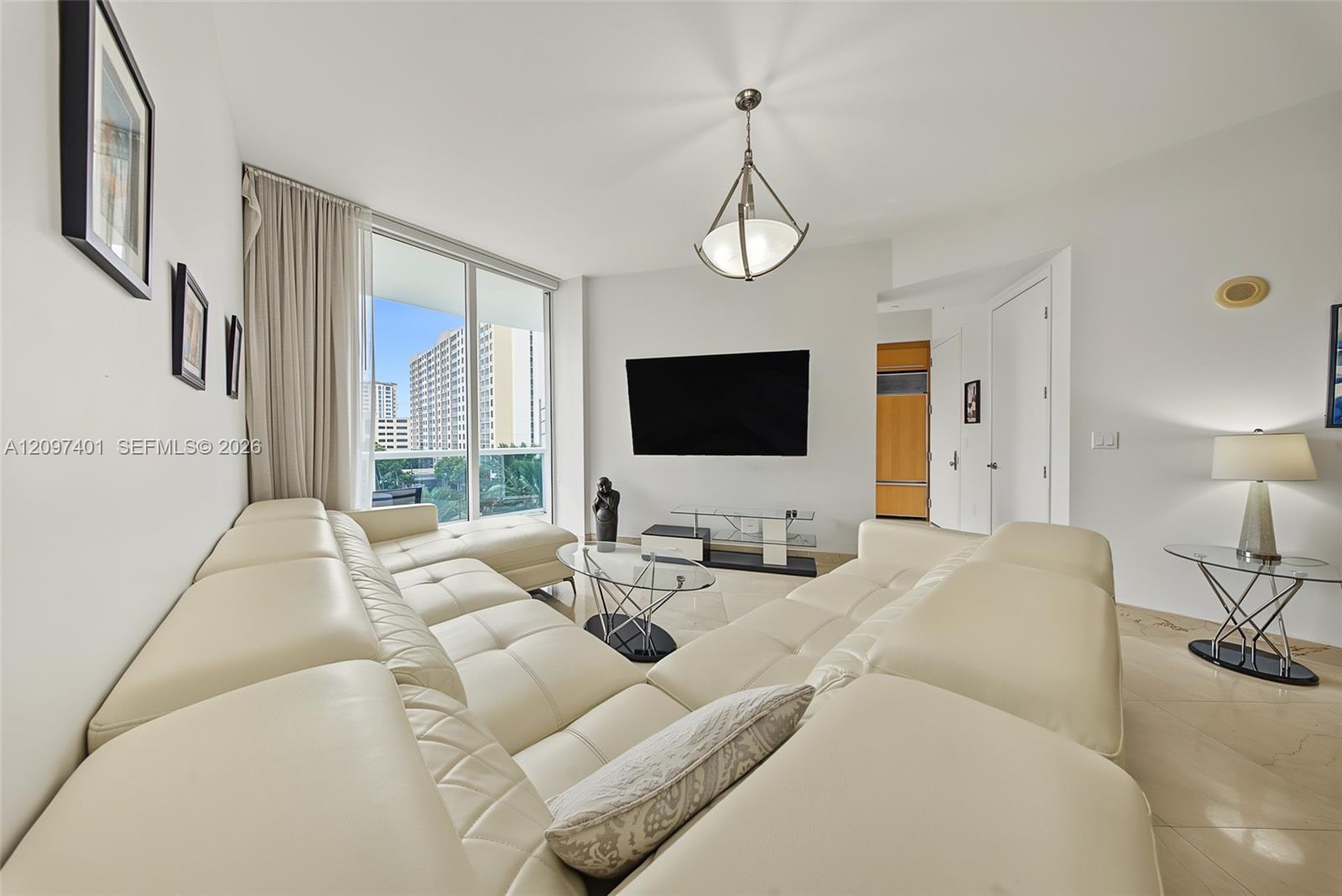 405 2 / 2 1435 sq. ft. $ 2026-09-29 0 foto