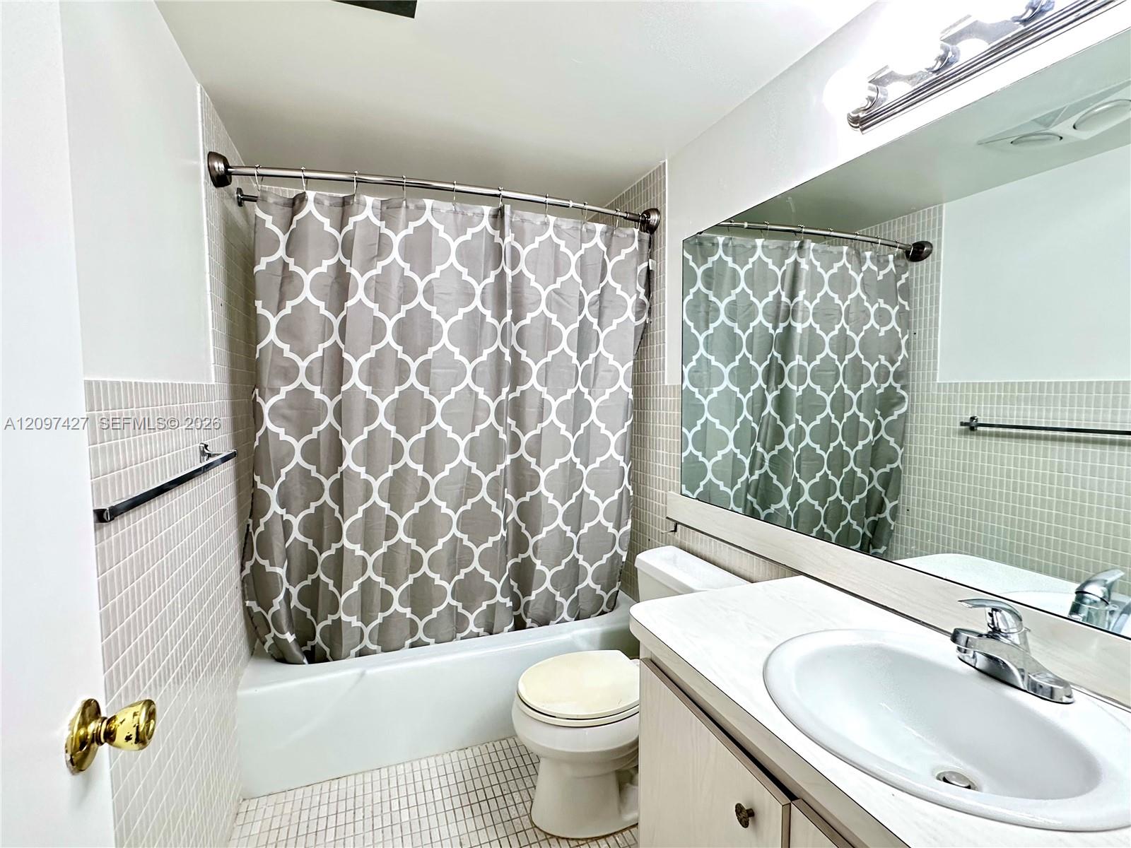 Ver detalles 511 1 / 2 775 sq. ft. $ 2026-09-29 0 foto