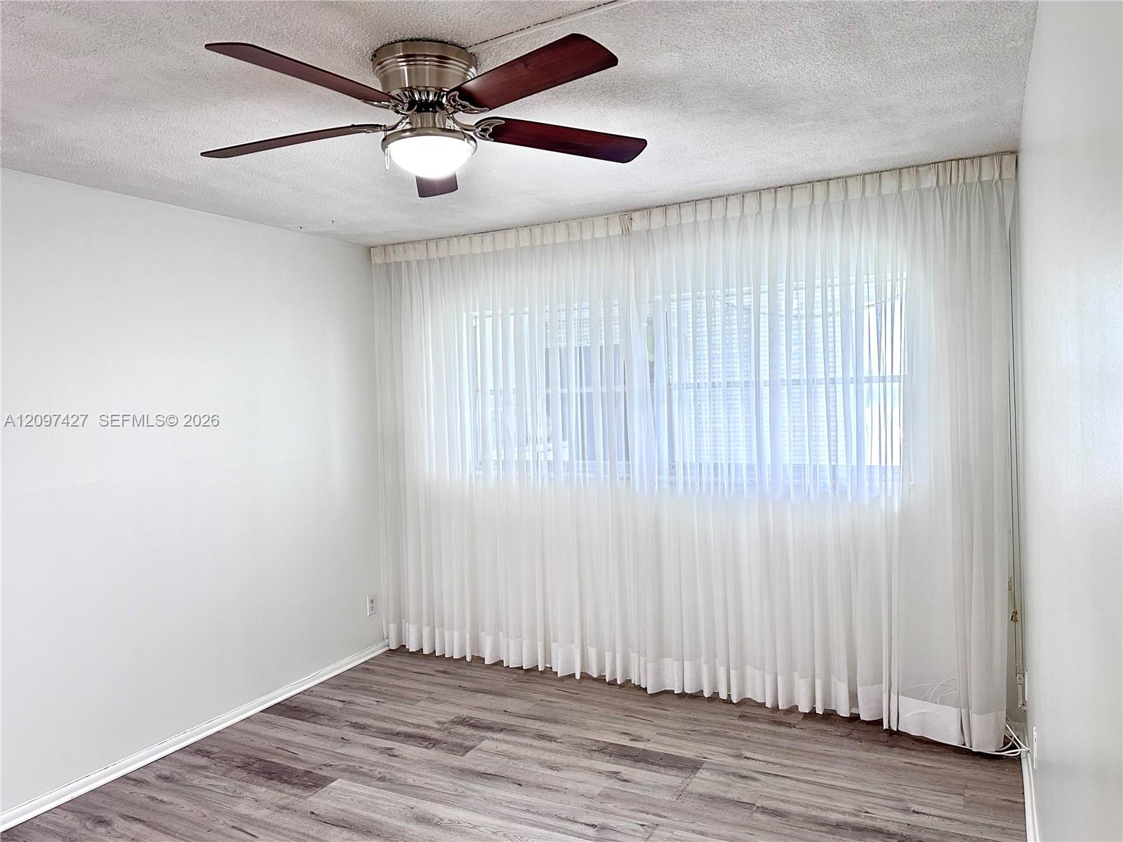 Ver detalles 511 1 / 2 775 sq. ft. $ 2026-09-29 0 foto