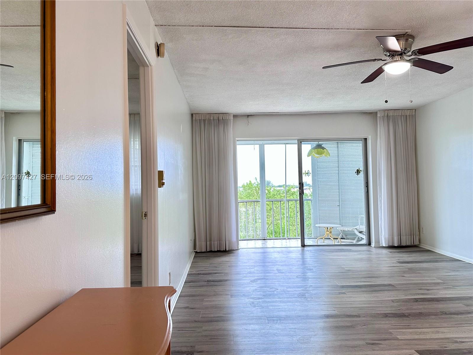 Ver detalles 511 1 / 2 775 sq. ft. $ 2026-09-29 0 foto