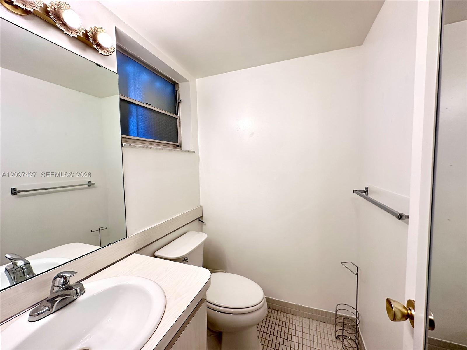 Ver detalles 511 1 / 2 775 sq. ft. $ 2026-09-29 0 foto