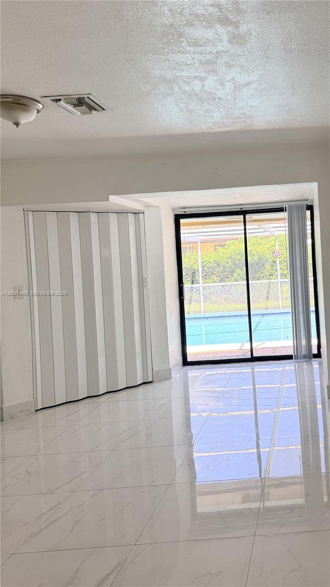   /  1877 sq. ft. $ 2026-09-29 0 Photo