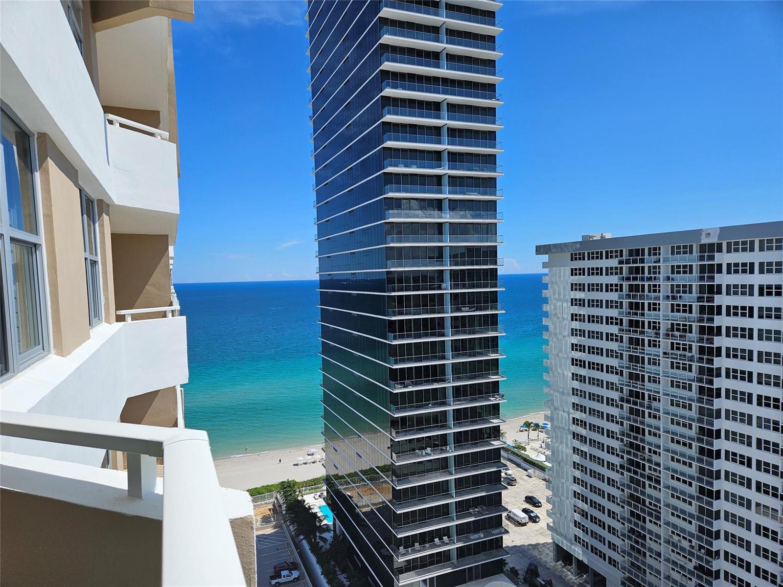 See details 21L 1 / 870 sq. ft. $ 2026-10-13 0 Photo