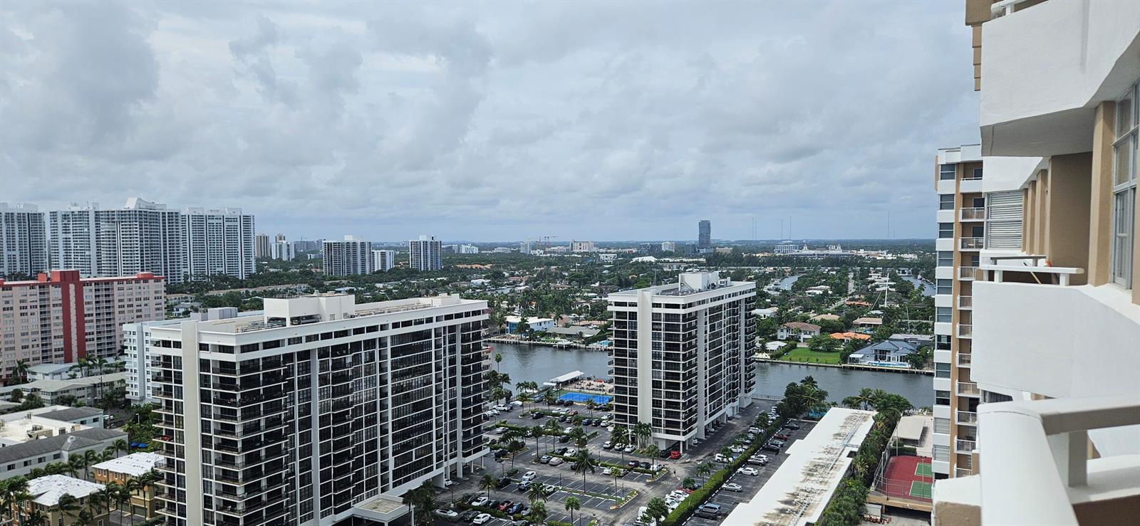 See details 21L 1 / 870 sq. ft. $ 2026-10-13 0 Photo