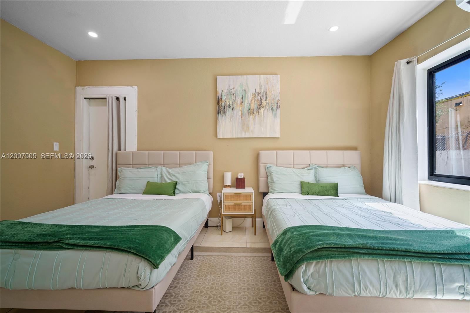   /  2890 sq. ft. $ 2026-09-29 0 foto