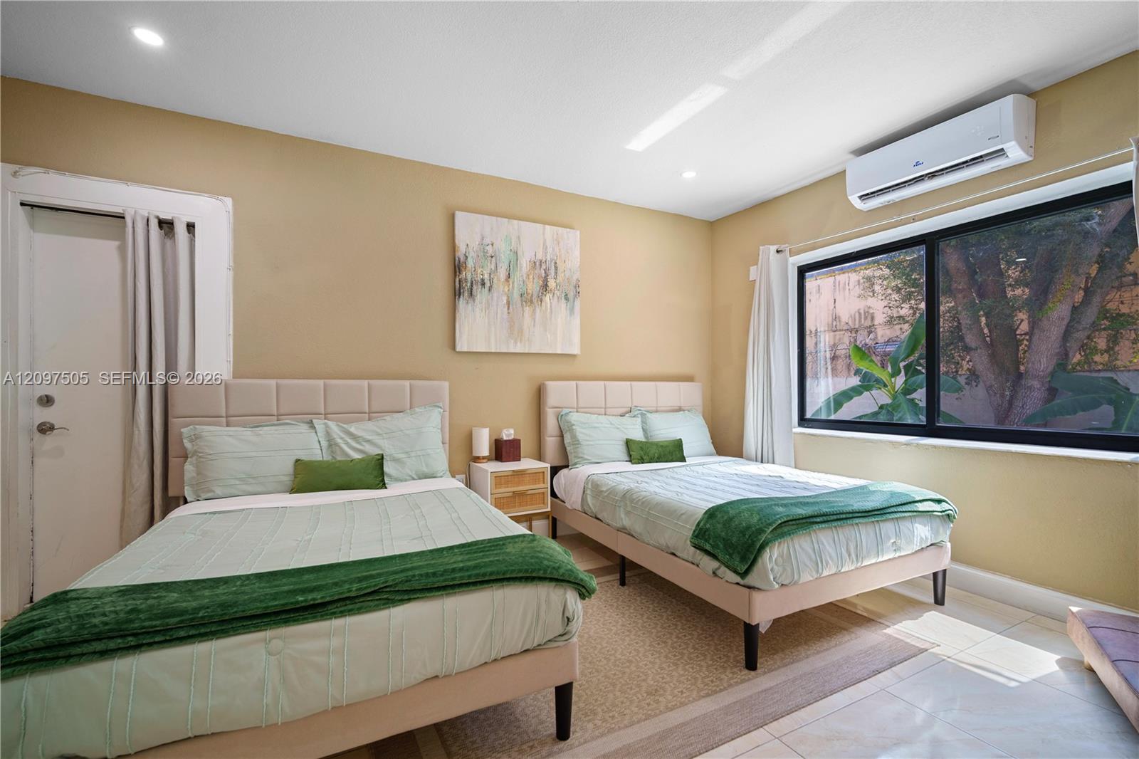   /  2890 sq. ft. $ 2026-09-29 0 foto