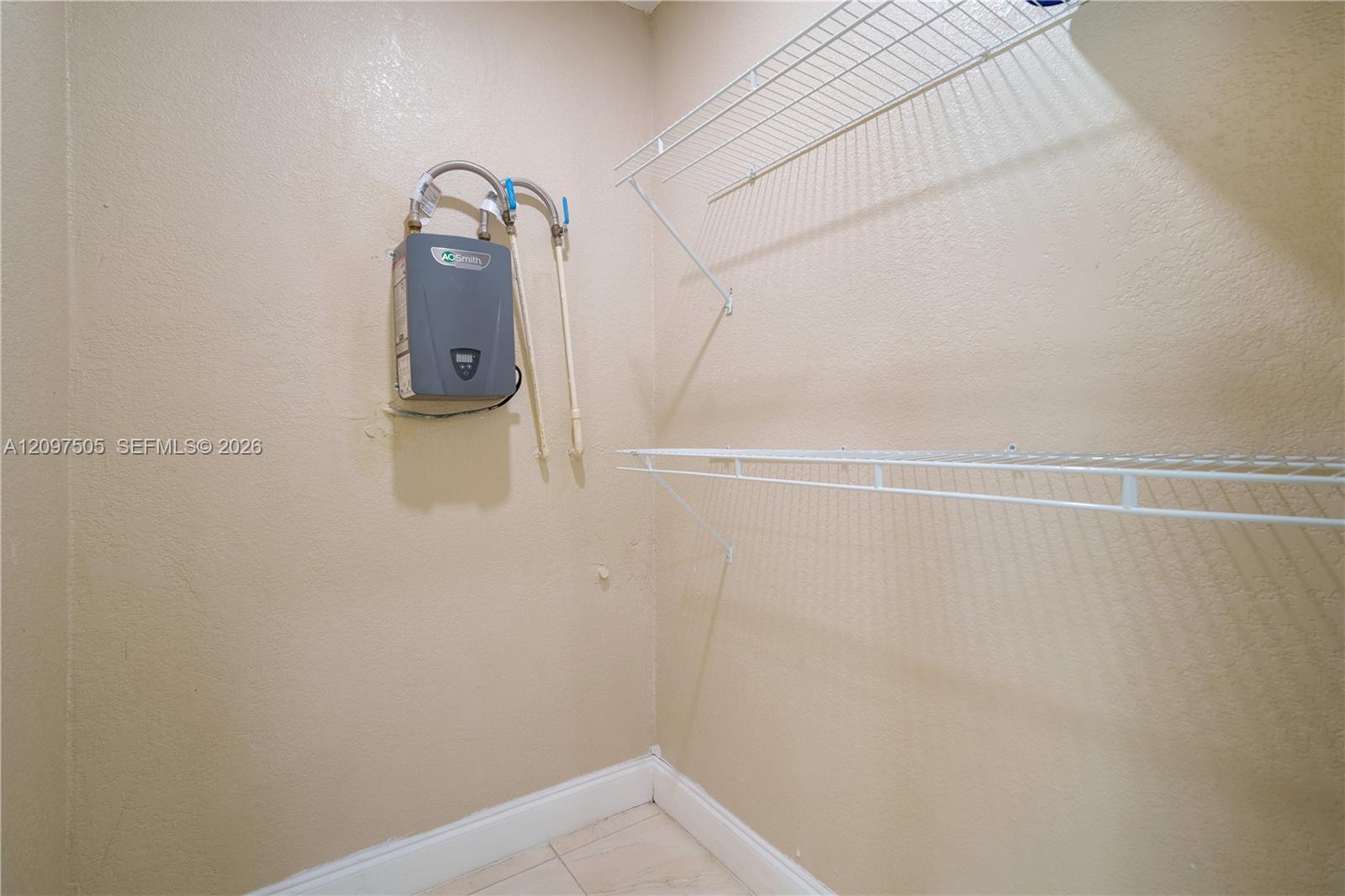   /  2890 sq. ft. $ 2026-09-29 0 foto