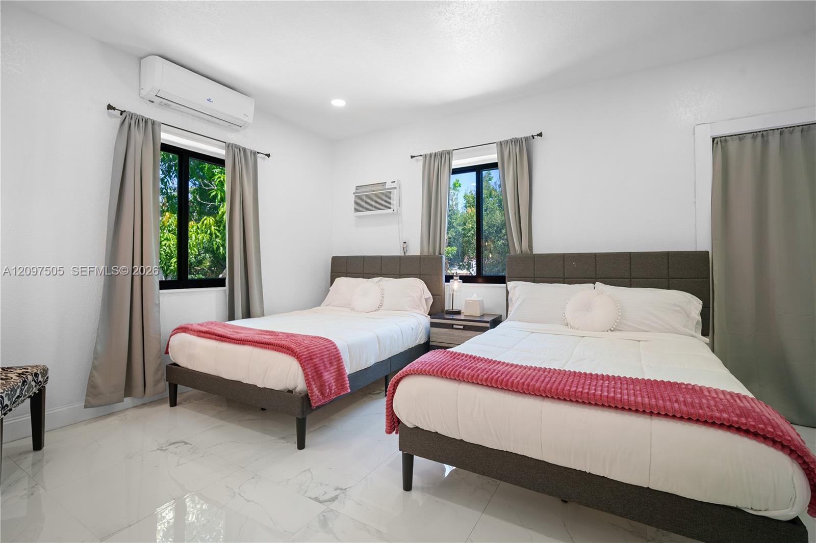   /  2890 sq. ft. $ 2026-09-29 0 foto
