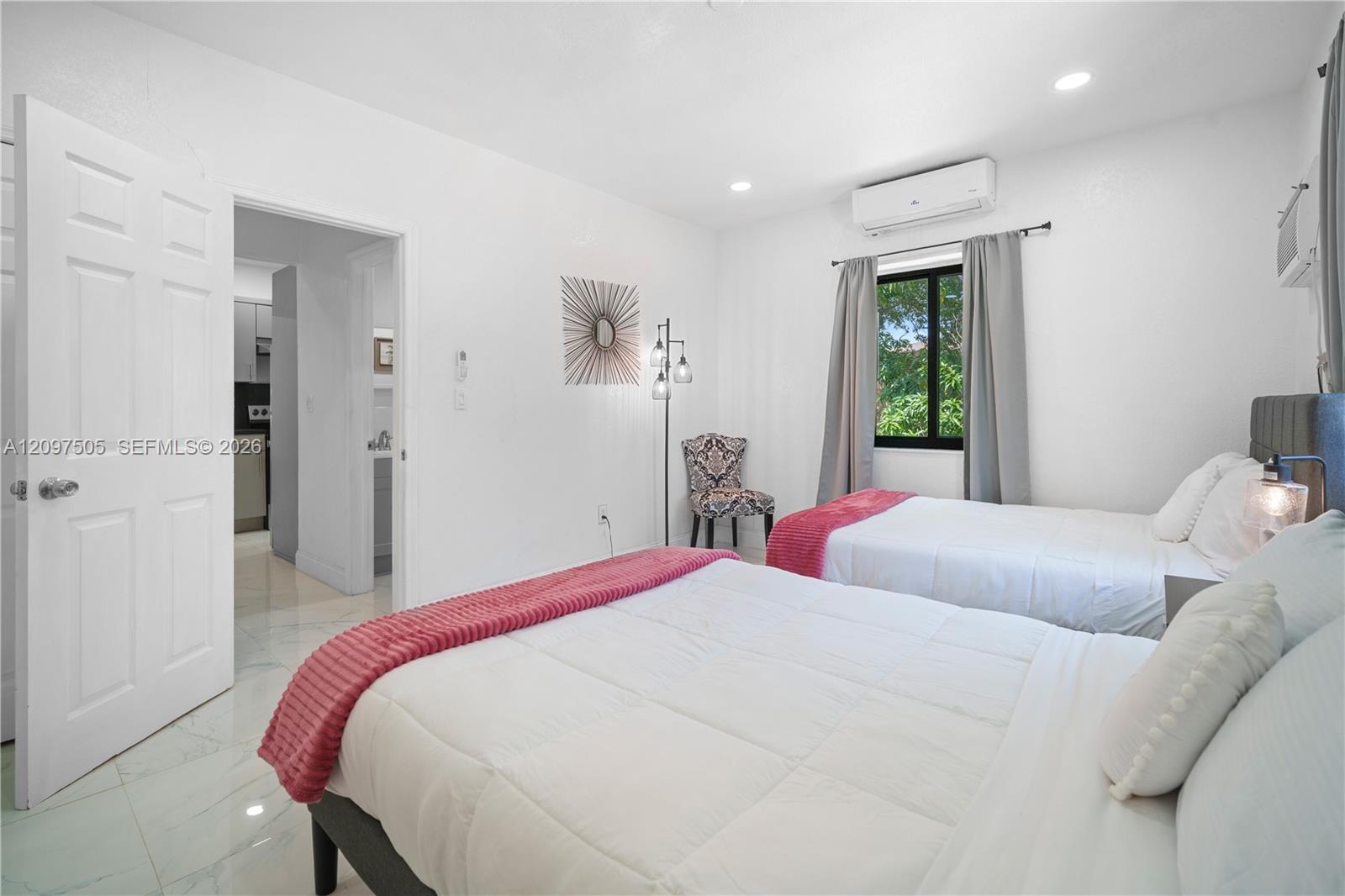   /  2890 sq. ft. $ 2026-09-29 0 foto