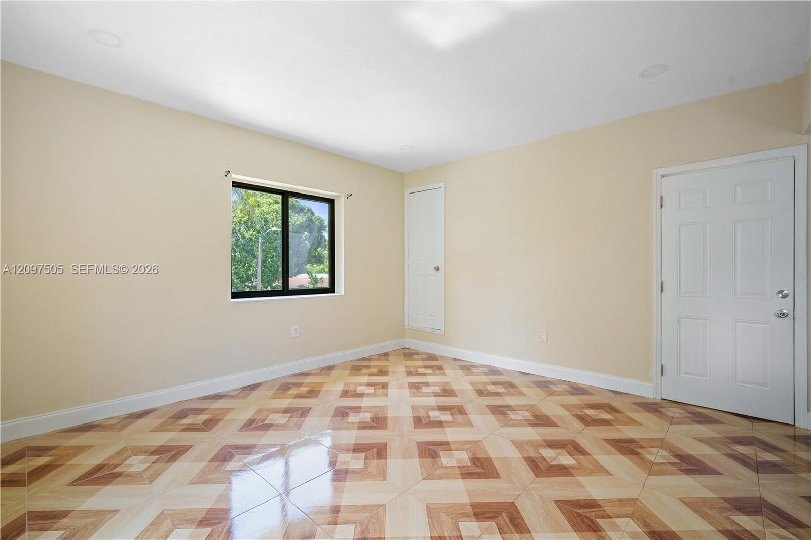   /  2890 sq. ft. $ 2026-09-29 0 foto