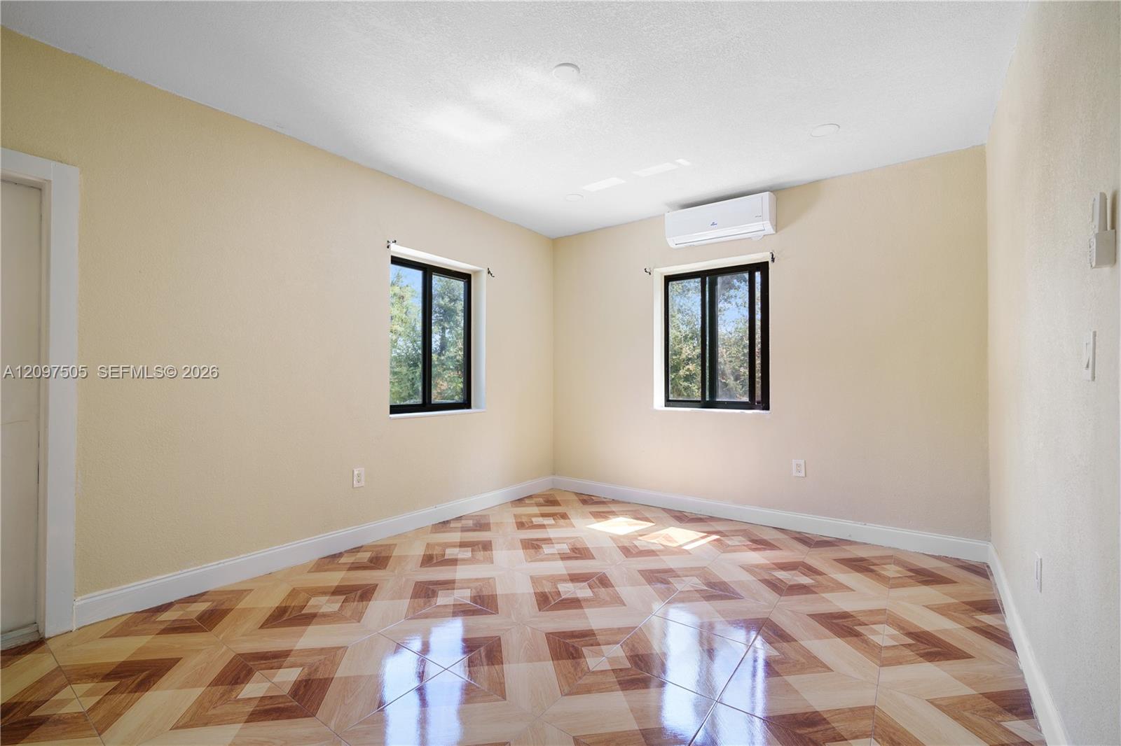   /  2890 sq. ft. $ 2026-09-29 0 foto