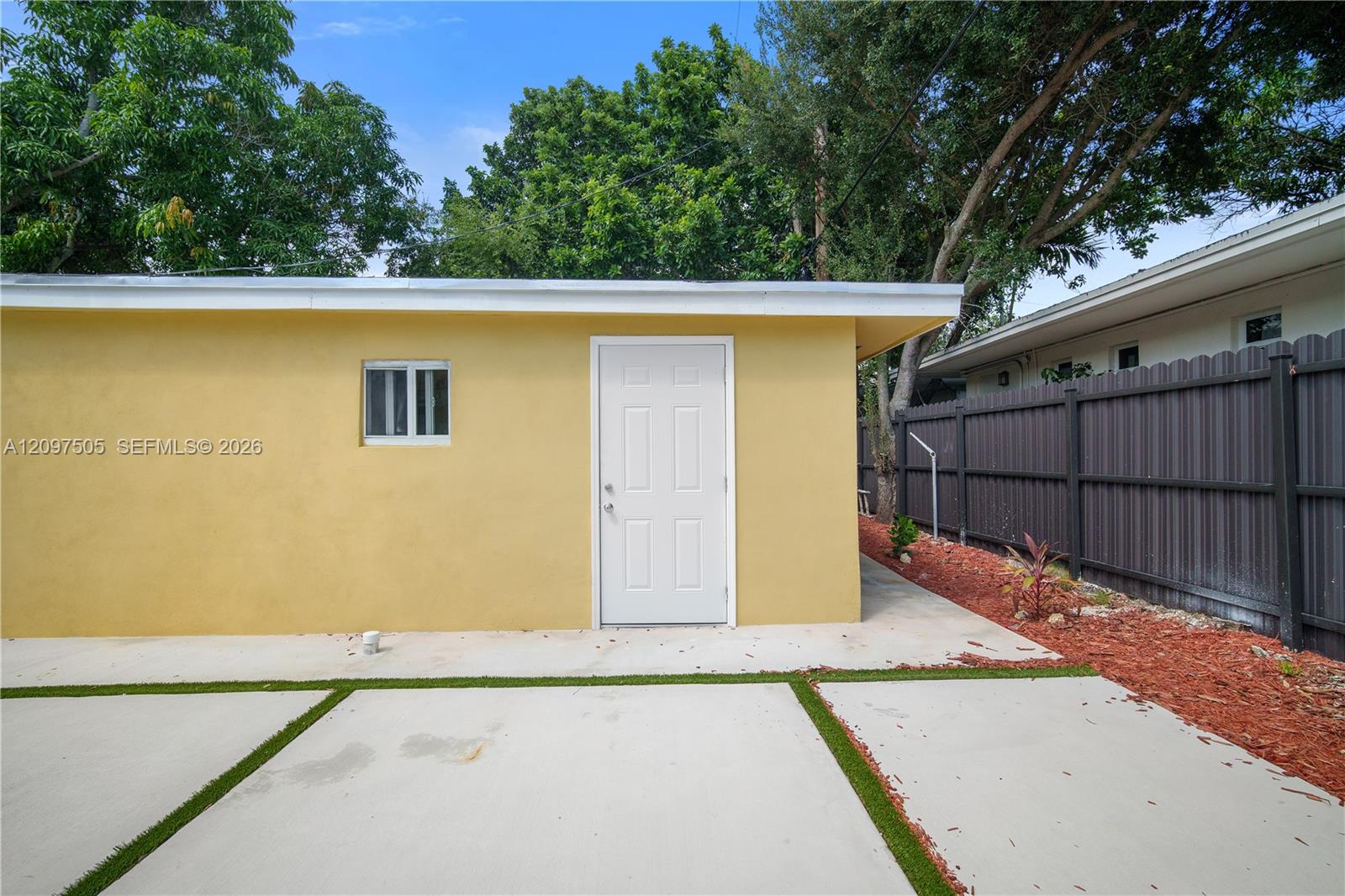   /  2890 sq. ft. $ 2026-09-29 0 foto