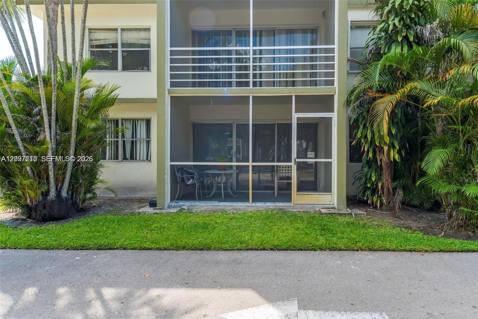 Ver detalles 115 2 / 2 944 sq. ft. $ 2026-09-29 0 foto