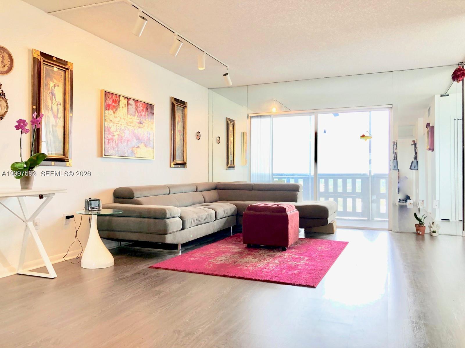 PH6 2 / 2 1132 sq. ft. $ 2026-09-29 0 foto