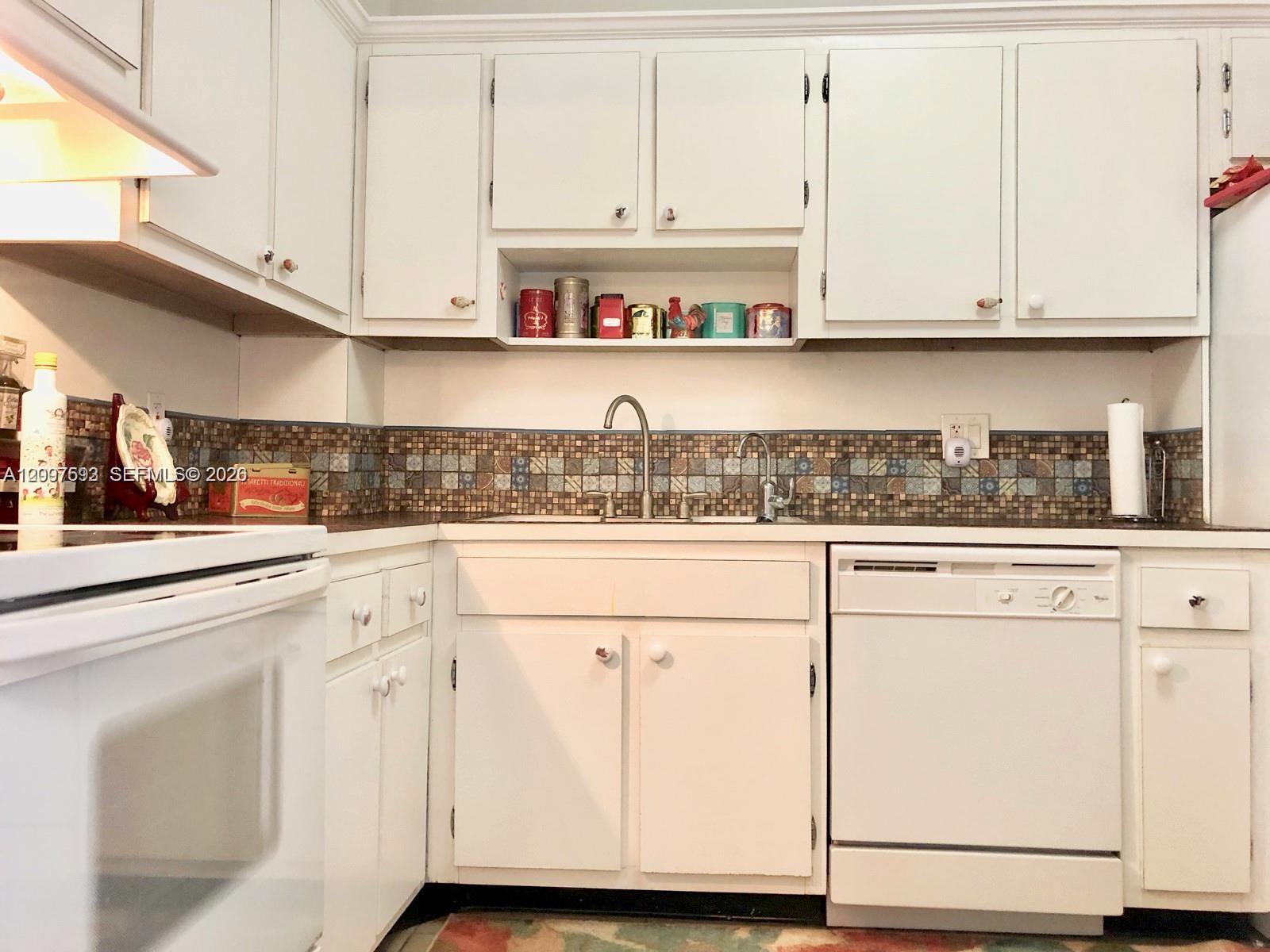 PH6 2 / 2 1132 sq. ft. $ 2026-09-29 0 foto