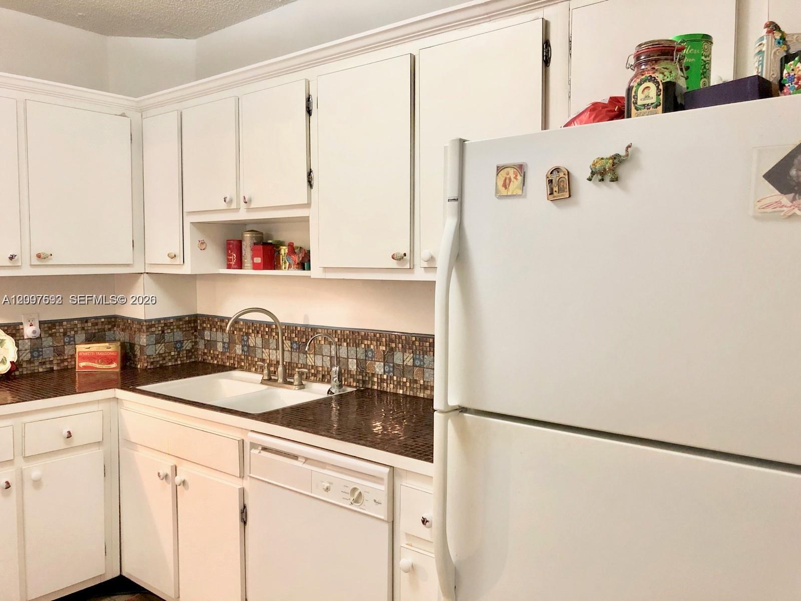 PH6 2 / 2 1132 sq. ft. $ 2026-09-29 0 foto