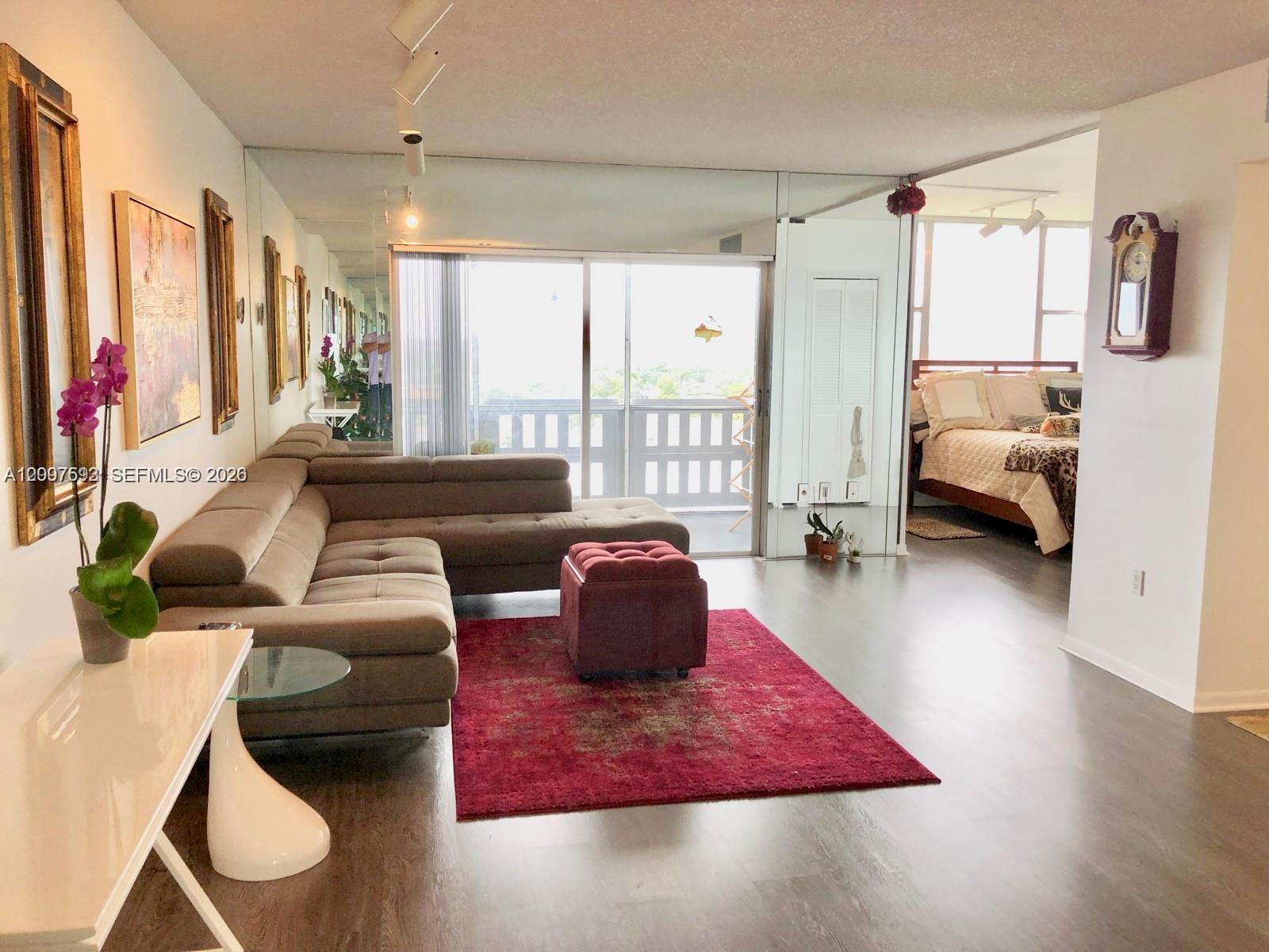 PH6 2 / 2 1132 sq. ft. $ 2026-09-29 0 foto