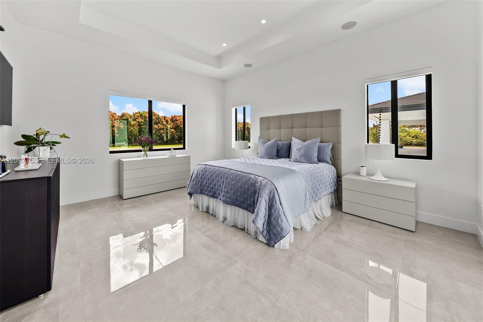   /   sq. ft. $ 2026-09-29 0 foto