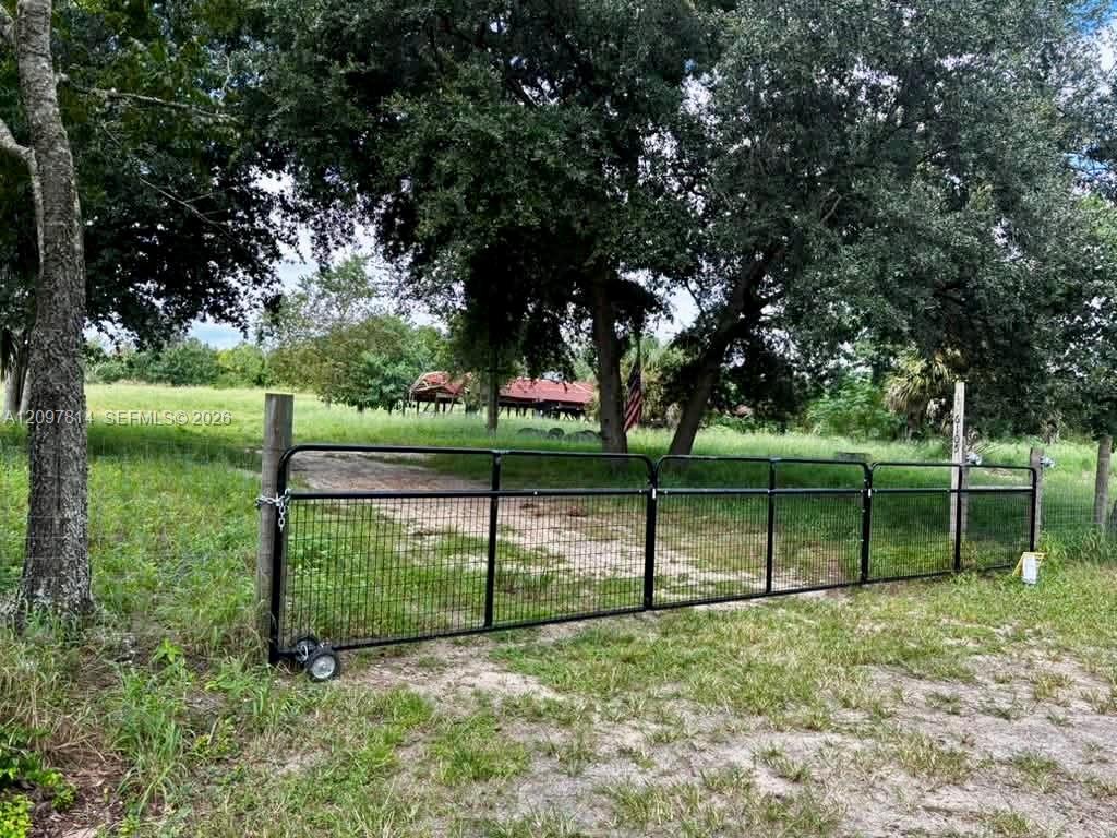  /   кв.футов $ 2026-09-29 0 Фото