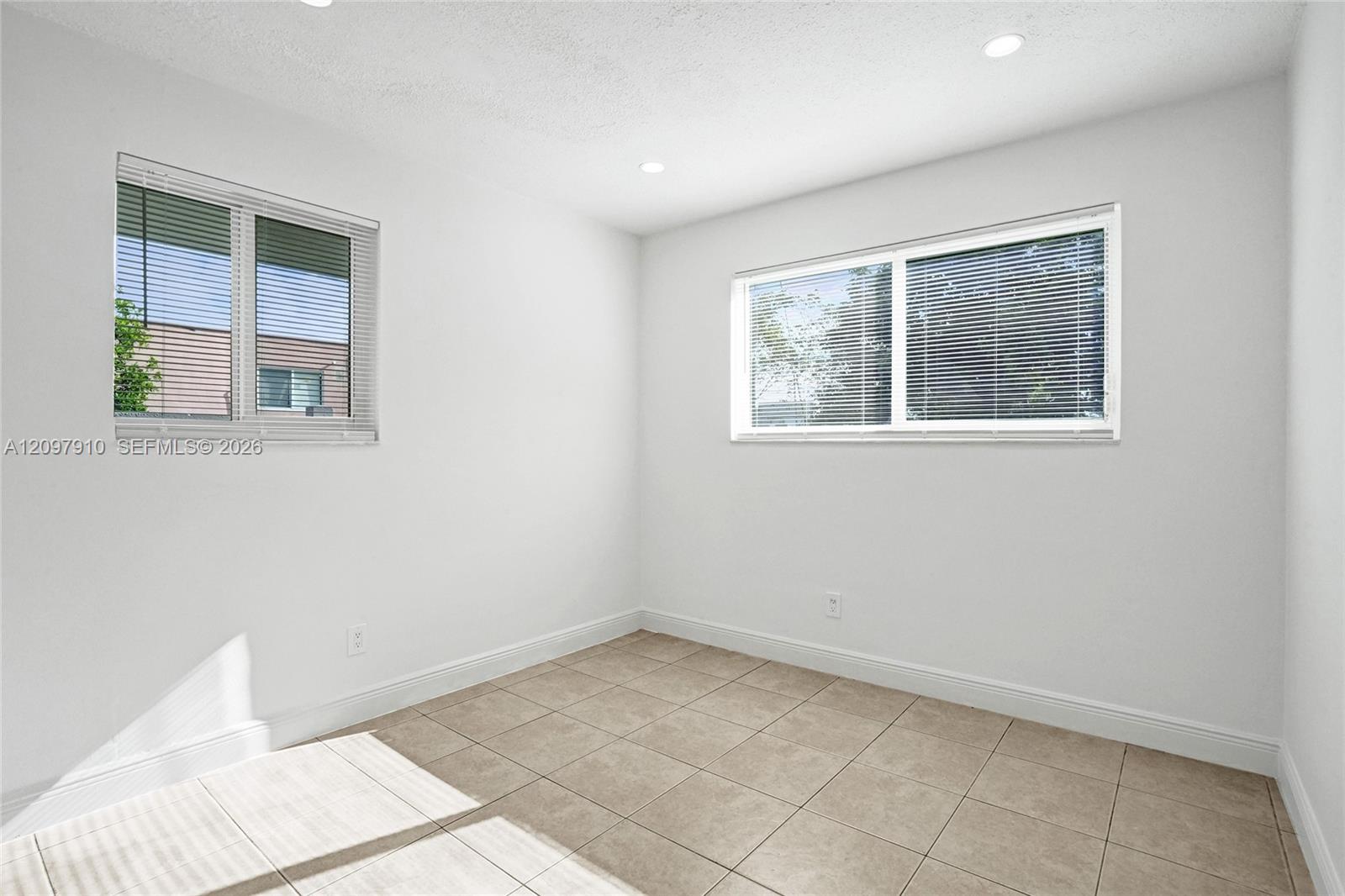 See details / 2121 sq. ft. $ 2026-10-18 0 Photo