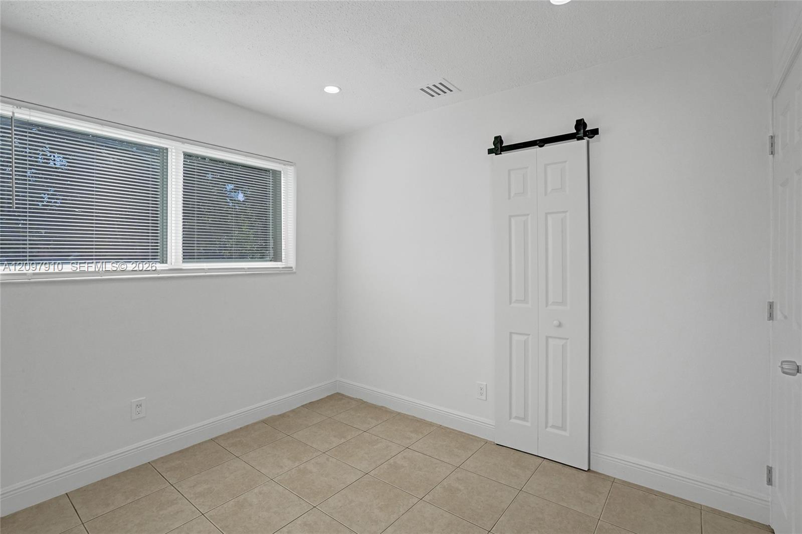 See details / 2121 sq. ft. $ 2026-10-18 0 Photo