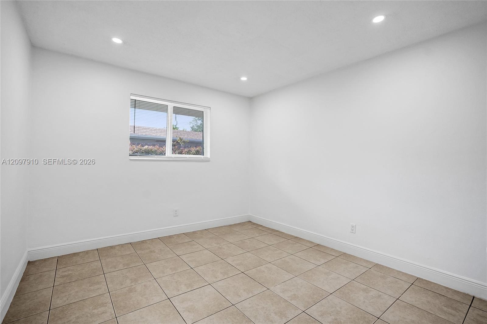 See details / 2121 sq. ft. $ 2026-10-18 0 Photo