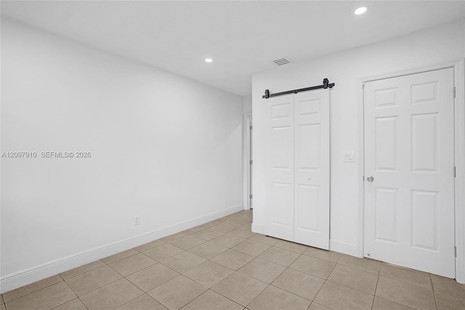 See details / 2121 sq. ft. $ 2026-10-18 0 Photo